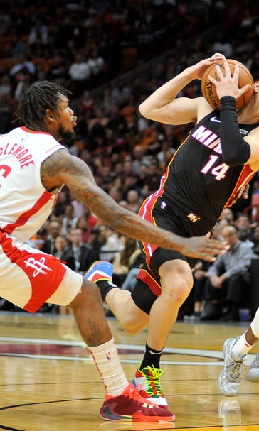 Heat take huge early lead, rout Rockets 129-100